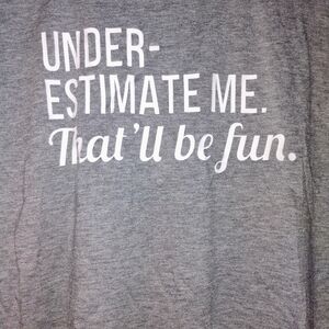 💋Gray Graphic Tee - Short Sleeve LG PTP 22"